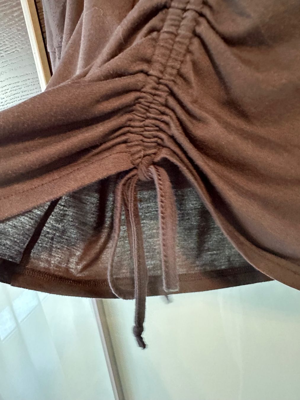 Canottiere & Pantaloni: 2 Yogashirts grau und schwarz 40 – Usato da Altendorf venduto da Eastwick4 5