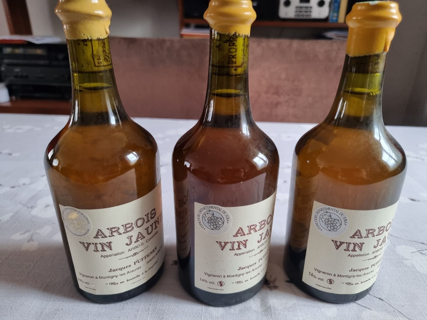 Vino: 3 x Jacques Puffeney Vin Jaune 1999 | 2000 | 2001 – Nuovo e nell'imballaggio originale da Schaffhausen venduto da chpletscher 2