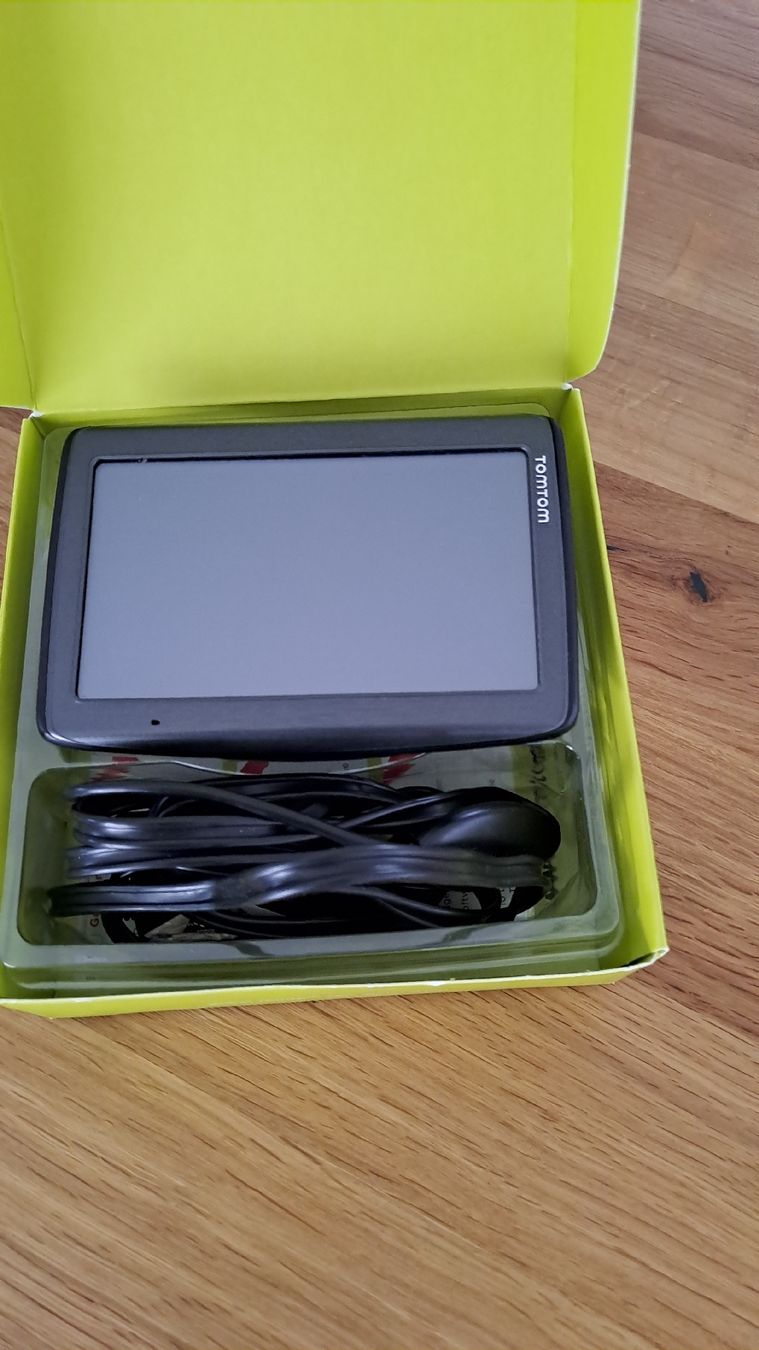 Tomtom Navigation: TomTom VIA 135 Navi gebraucht – D'occasion à Deitingen par Soya1 3