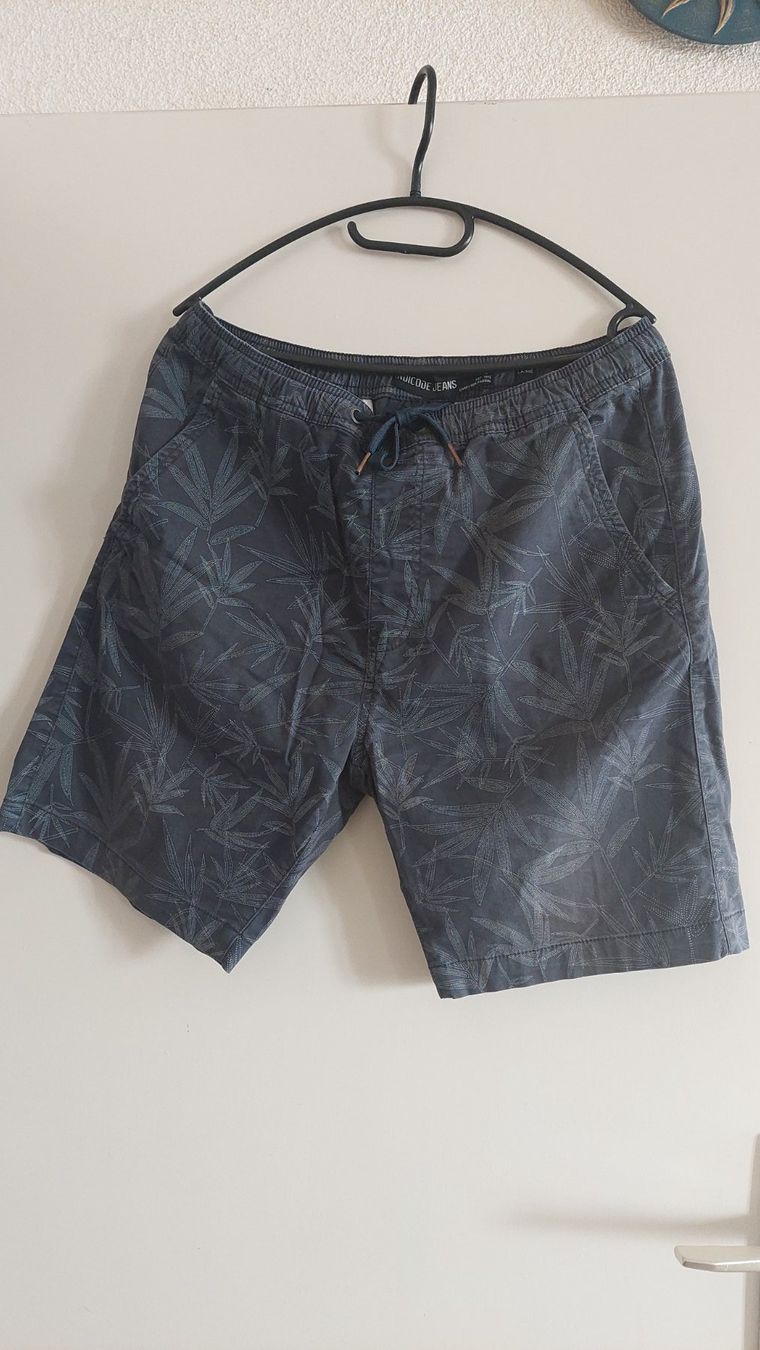Pantaloni: Herren Shorts INDICODE JEANS Grösse L – Usato da Rütihof venduto da cla_v8dy