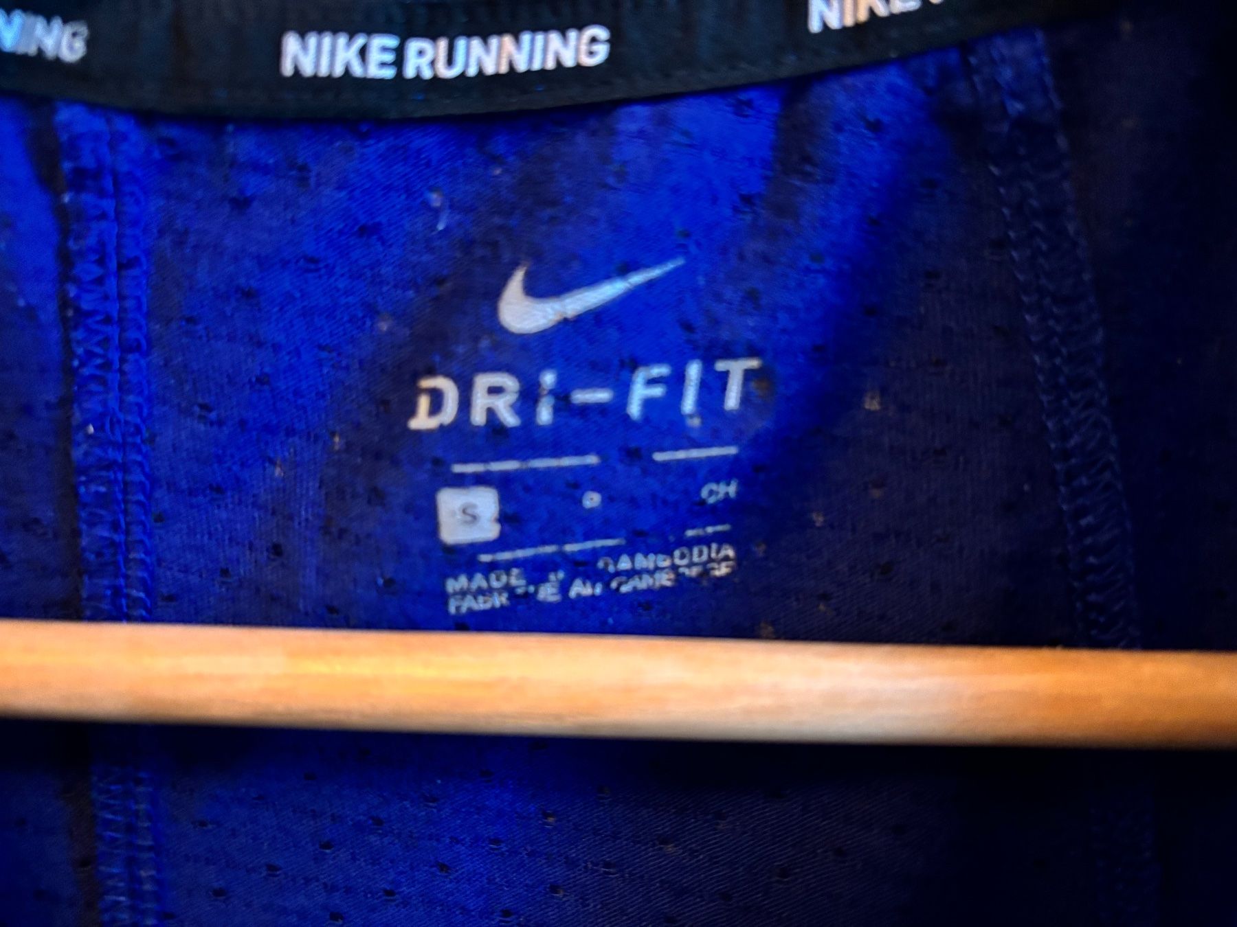 Nike T-shirt: Nike Dri-FIT Running Shirt Gr. S – Usato da Luzern venduto da jas_26fc 1