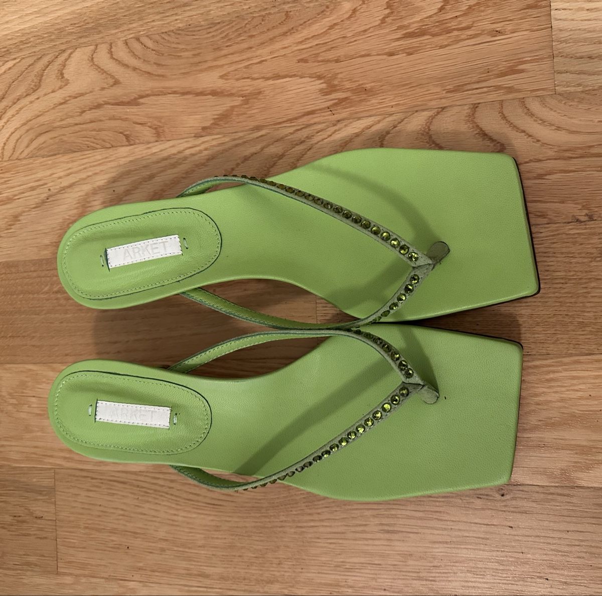 Arket Scarpe da donna: Arket Pantoletten aus Leder (39) – Nuovo (secondo la descrizione) da Zürich venduto da maramei