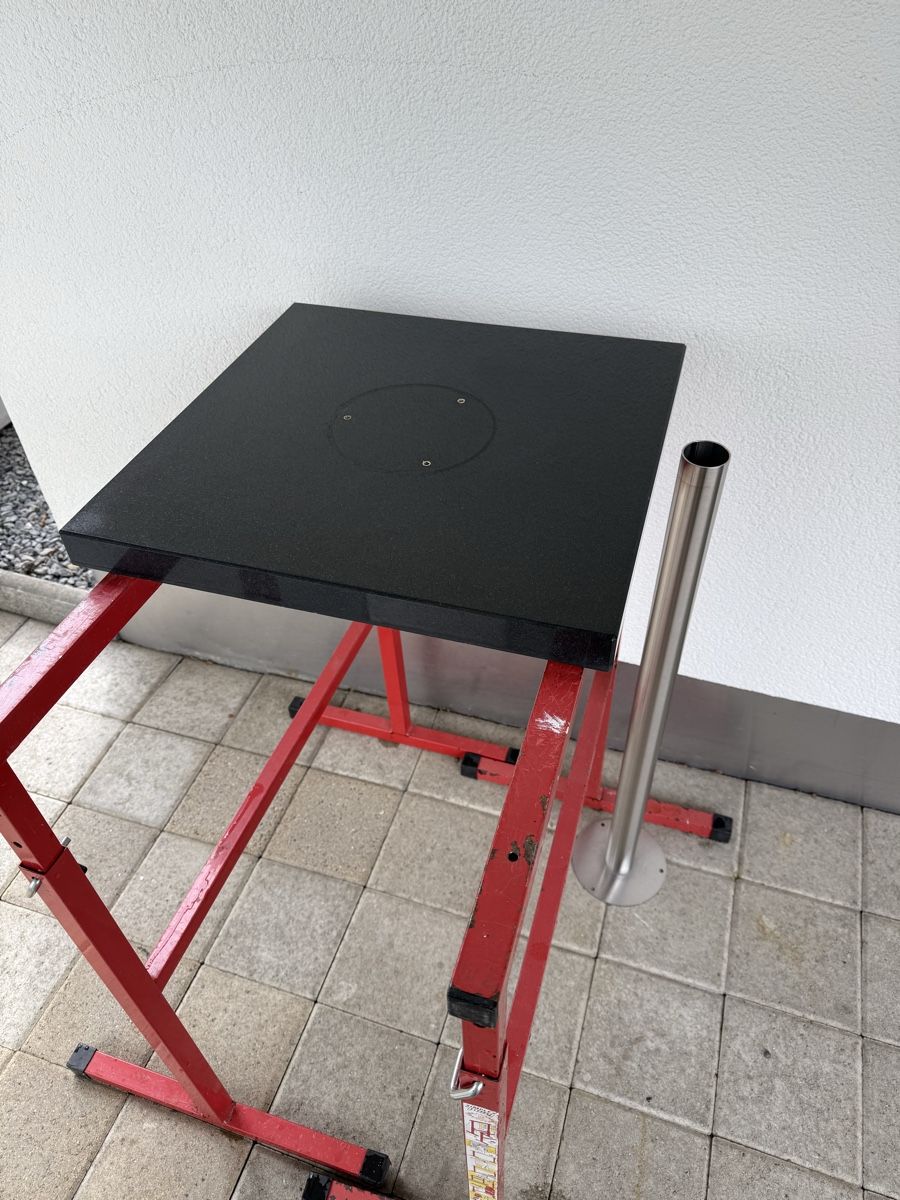 Altro in Decorazioni & Accessori: Granitsockel mit Stahlrohr – Usato da Oberägeri venduto da billig1000 5