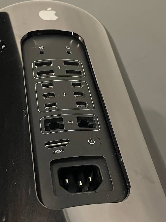 Apple PC: Mac Pro 2013 Xeon E5 – Usato da Vaduz venduto da mar_5rks 1