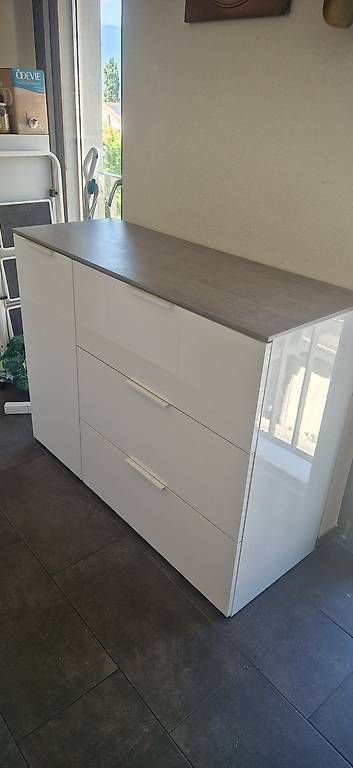 Cassettiere: Commode blanche à tiroir  – Usato da Chavornay venduto da Aglianico