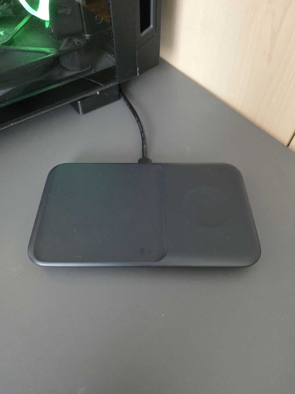 Caricabatterie: Samsung Wireless charger Duo – Nuovo (secondo la descrizione) da Kriens venduto da Swichisan