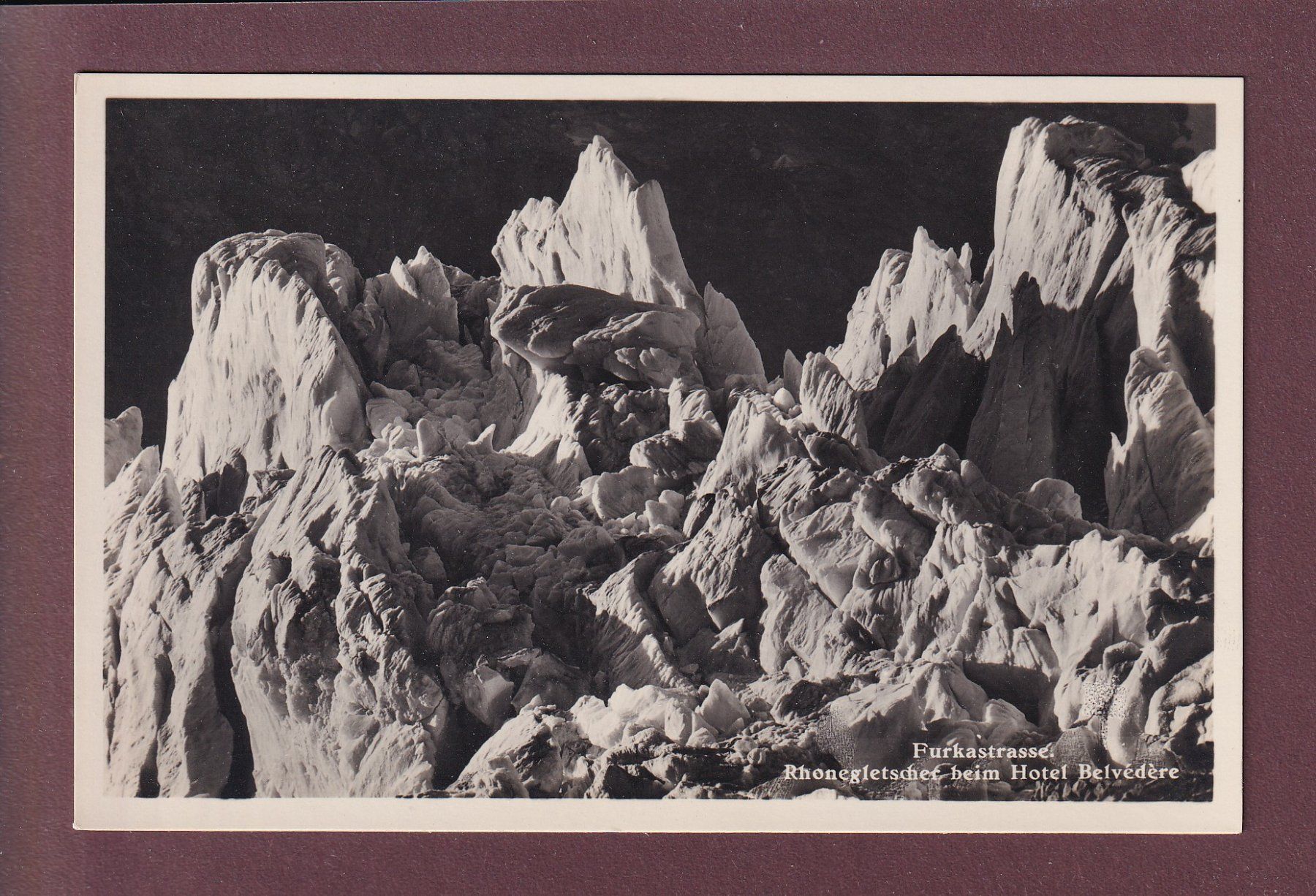 Cartoline postali: RHONEGLETSCHER beim Hotel Belvédère – Usato da Pully venduto da nicecards