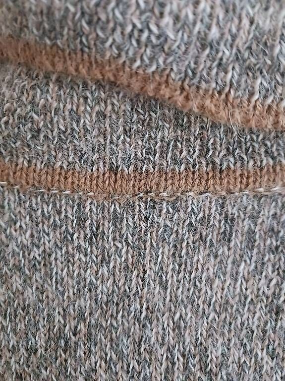 Maglioni & Felpe: Pullover L 100% Akpaka – Usato da Riedholz venduto da bri_fr7s 3
