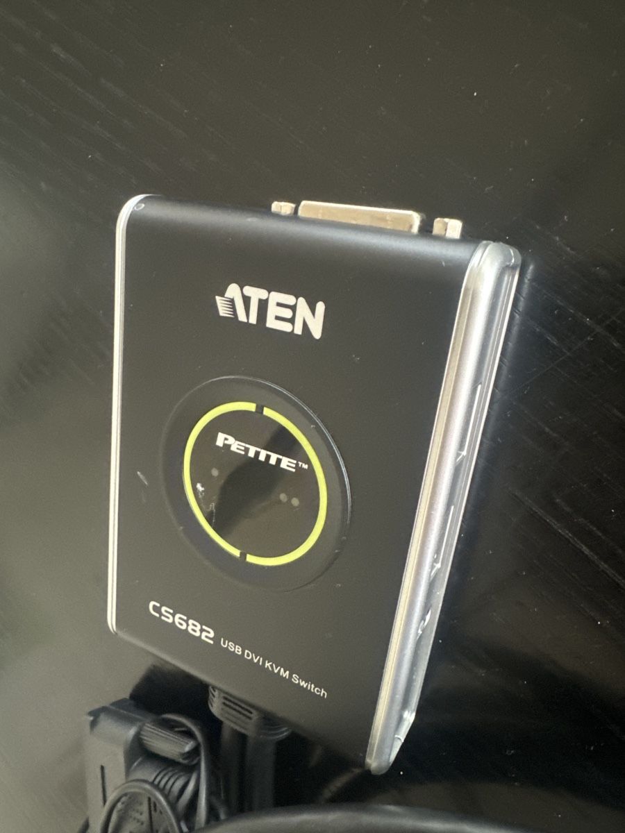 Unità & Adattatore: ATEN PETITE CS682 USB DVI KVM Switch – Usato da Fislisbach venduto da Special24 1