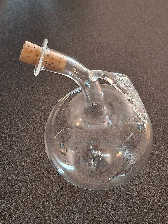 Autres vaisselles & verres: Glasflasche – D'occasion à Langnau i. E. par Li20 2