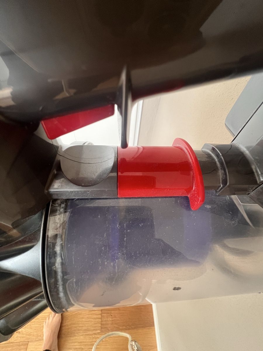 Dyson Aspirateurs & Accessoires: Dyson v6 fluffy teilweise defekt – Défectueux à Baar par kuettelf 4