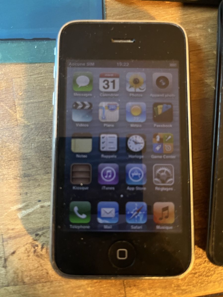 Apple Telefoni cellulari / Smartphones: iPhone 3G Blanc 16GB + Huawei – Difettoso da Penthalaz venduto da salvodj 1