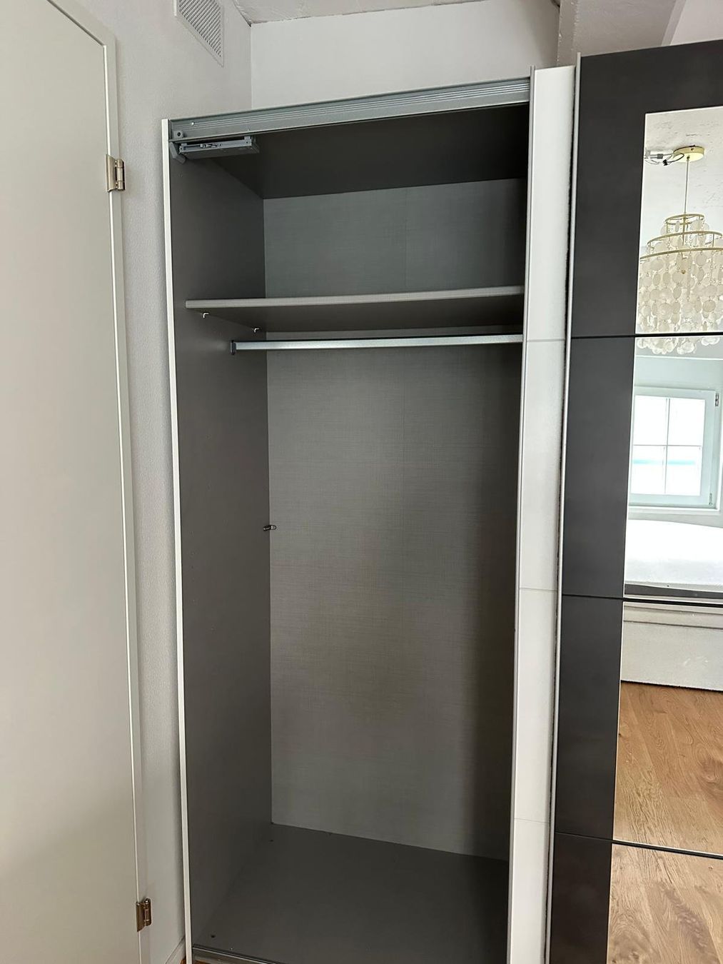 Schränke: Kleiderschrank – Gebraucht aus Horgen von iam_9cbq 3