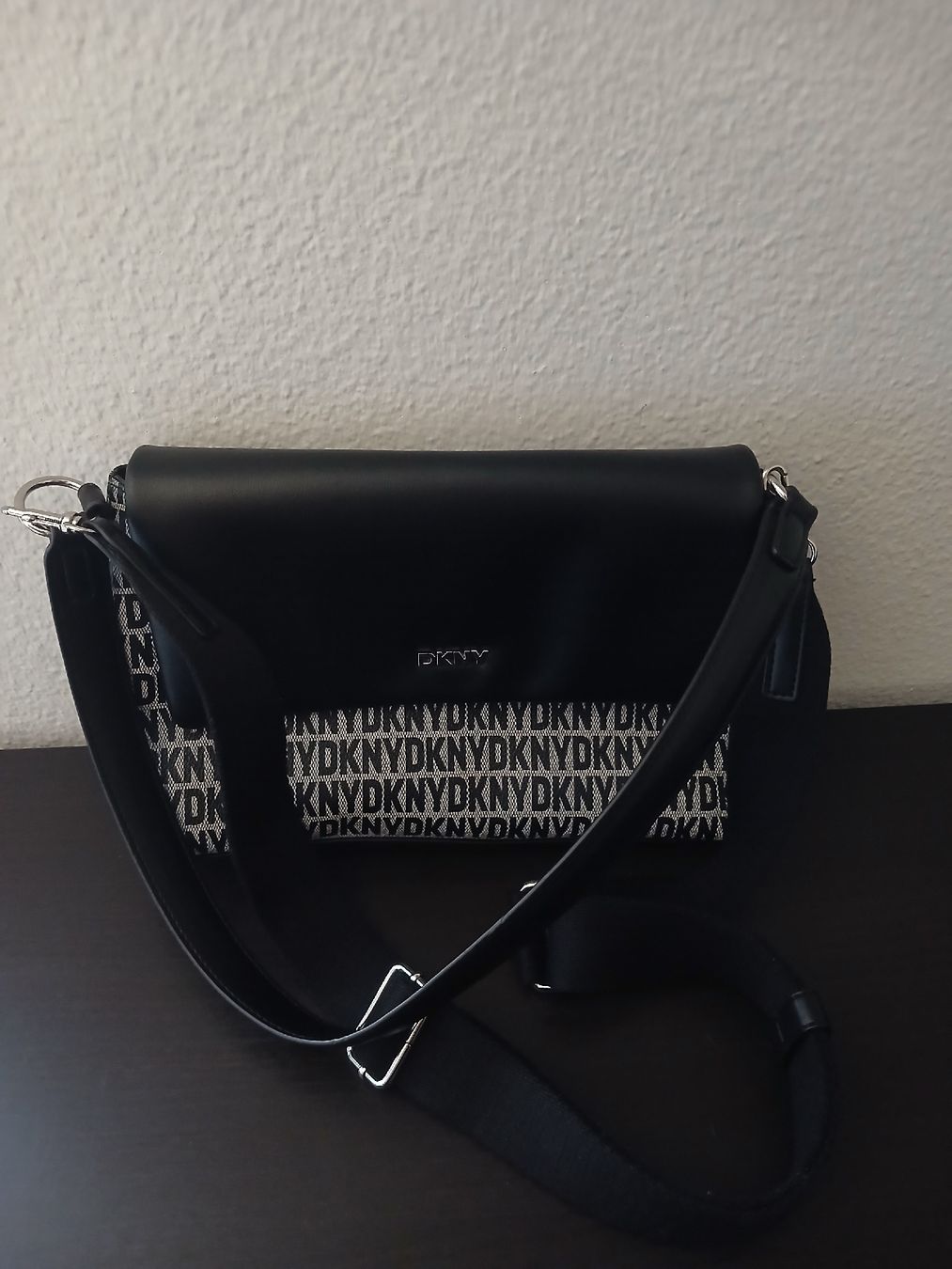 DKNY Borse da donna: !!! DKNY Handtasche !!! – Usato da Reinach BL venduto da Ibizo69