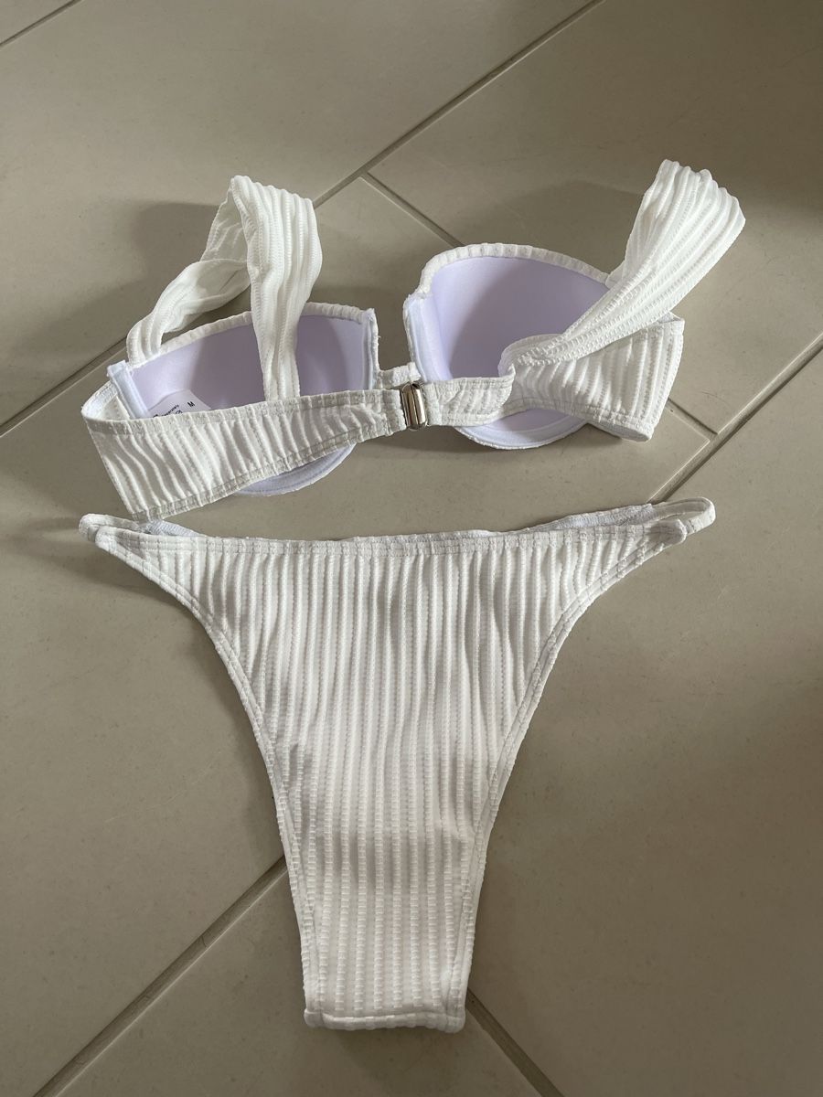 Costumi da bagno & Bikini: Weisser, gerippter Bikini Grösse M Neu – Nuovo e nell'imballaggio originale da Bassersdorf venduto da Sandy456 3