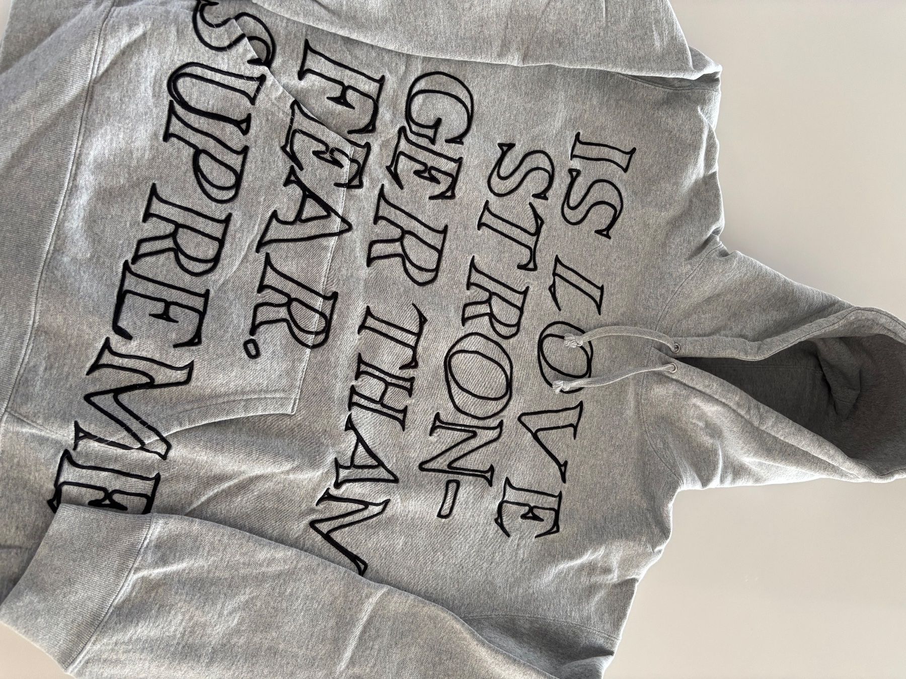 Pullover & Sweatshirts: Supreme Grey Hoodie – Gebraucht aus Bulle von lalooo 1