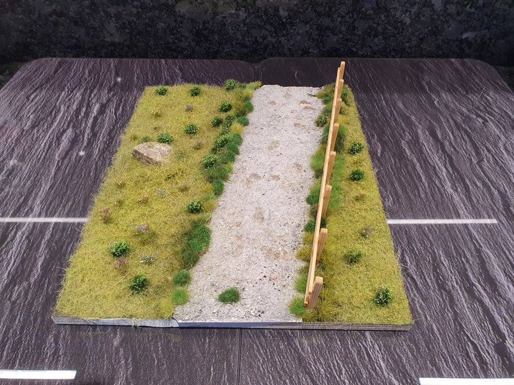 Diorama 1:32 Landwirtschaft Feldweg mit Zaun passt zu Fendt | Kaufen