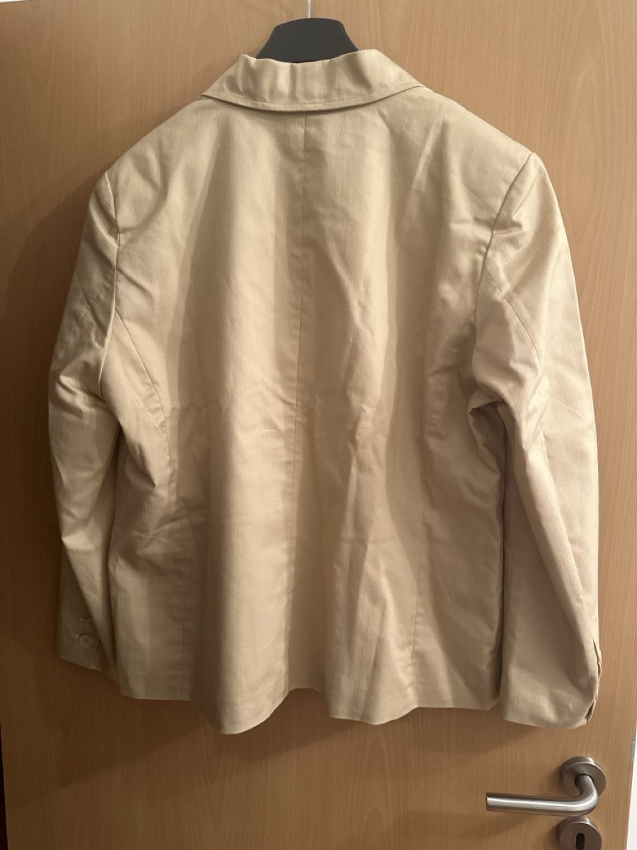 Jacken: Damen Blazer beige Neu, Grösse 46 – Gebraucht aus Zug von Hehe 2