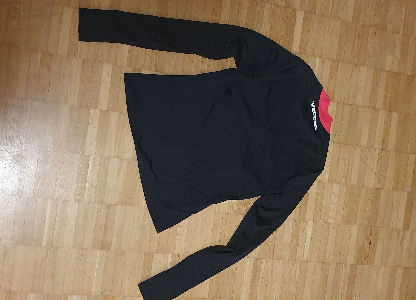 Maglioni & Felpe: Thuono Pullover schwarz/rot mit Raffung. Gr. S – Usato da Wettingen venduto da meriuma 1