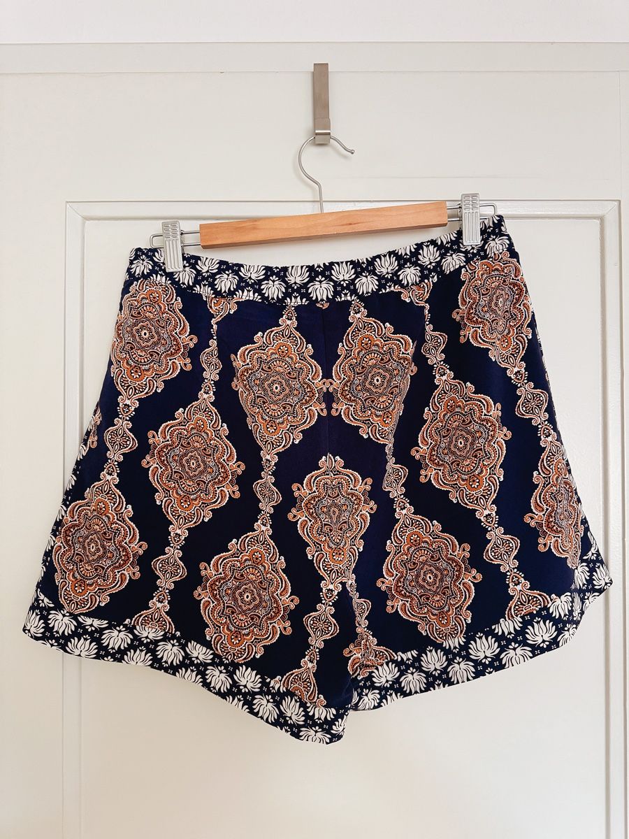 H&M Hosen: H&M Stoffshorts mit Muster | Grösse 38, neu – Neu (gemäss Beschreibung) aus Ostermundigen von nkln 3