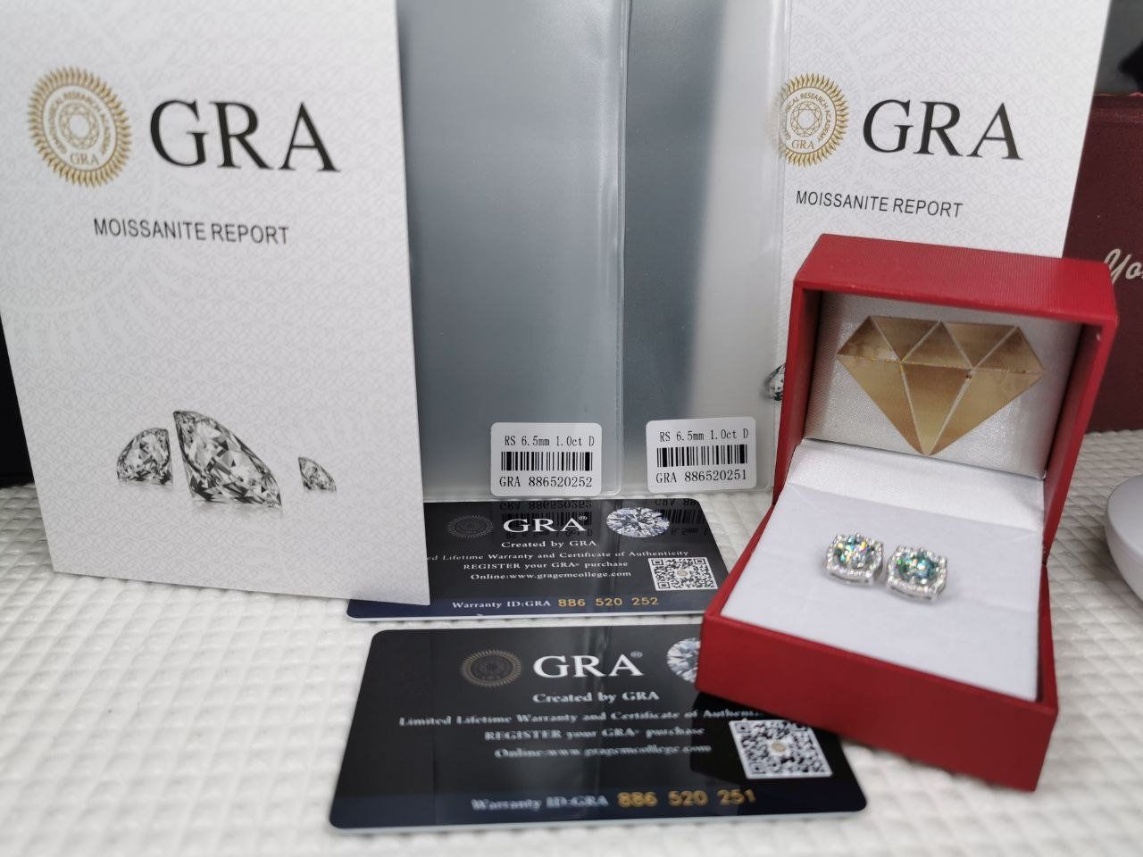 Orecchini pendenti & Orecchini a lobo: Boucles d'oreille argent avec moissanites 2 ct certifié GRA – Nuovo e nell'imballaggio originale da Reconvilier venduto da Tsma67 7