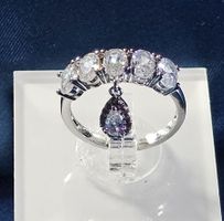 Wunderschöner Ring mit Zirkonia, 925 versilbert, Gr. 8