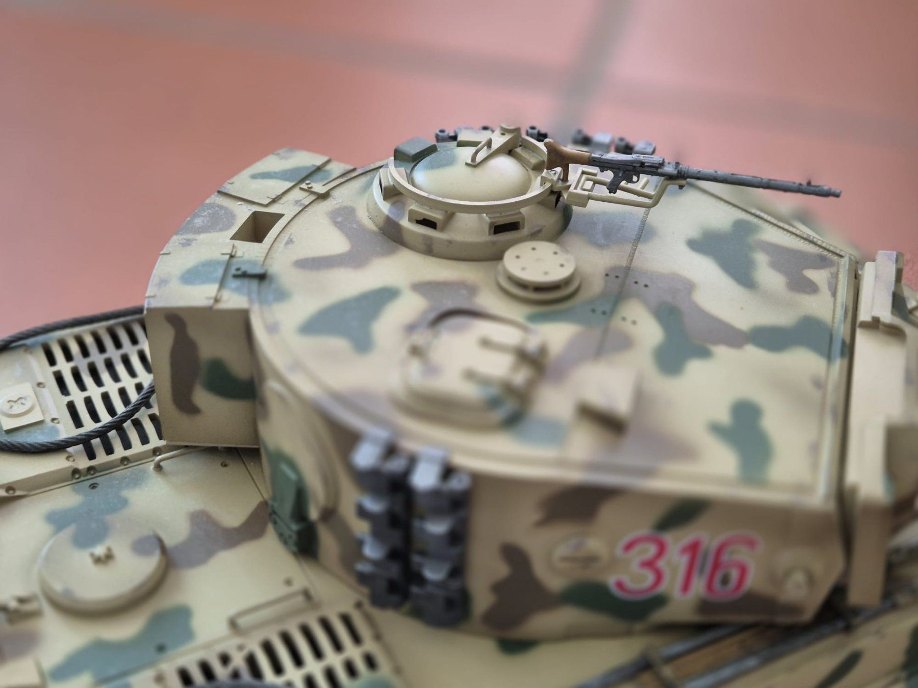 Kit di modellismo & Modellini statici: Standmodell Panzerkampfwagen VI Tiger Mstb 1/16 – Usato da Pfungen venduto da Mizutayio 7