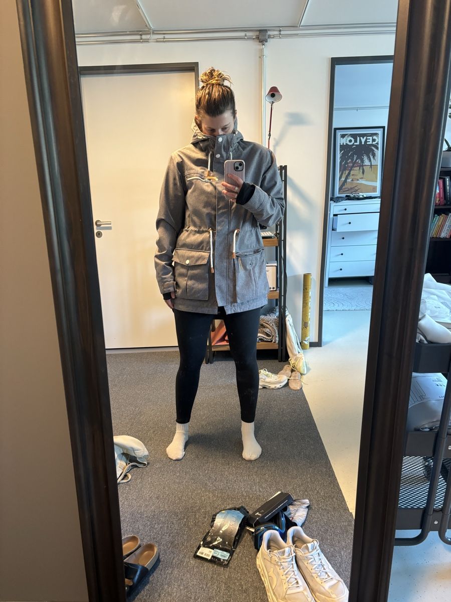 Giacche: CLWR Snowboard Jacke Damen Grösse M – Usato da Zürich venduto da sch_699l 1