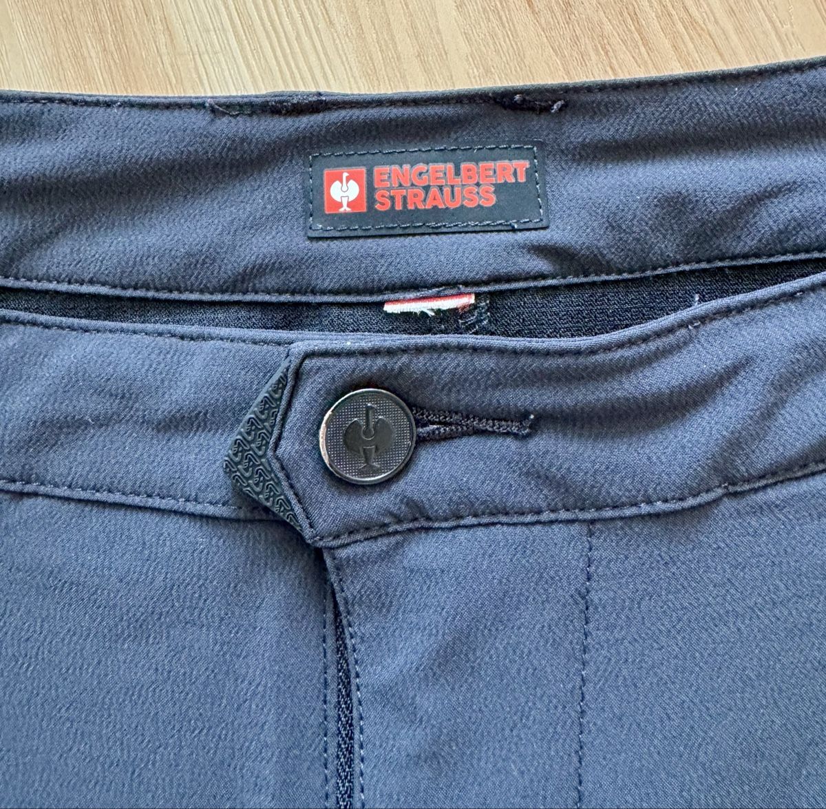 Engelbert Strauss Pantaloni: Engelbert Strauss Damen Arbeitsshorts,  Grösse 44 – Usato da Grüt (Gossau ZH) venduto da Minnymaus2 2