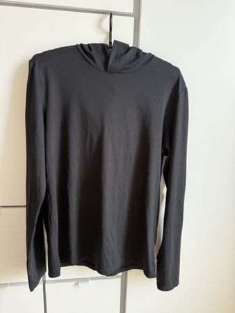 alo training hoodie