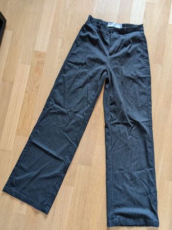 Damen Hose BERSHKA gestreift Grösse 36