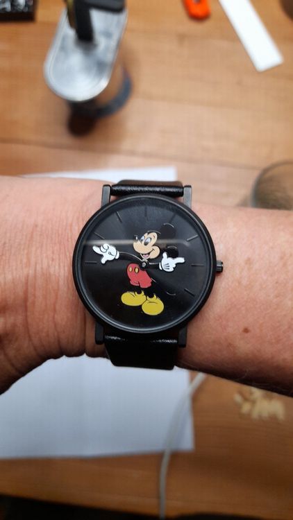 Montre Mickey noire Disneyland Paris Acheter sur Ricardo