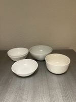 5 weisse kleine Schalen