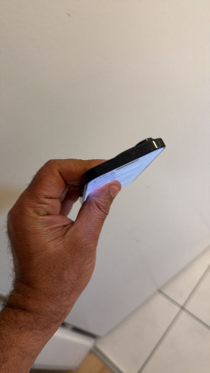 Altri accessori: ‏iPhone 16 Pro – Usato da Baden venduto da bar_cjc2 2