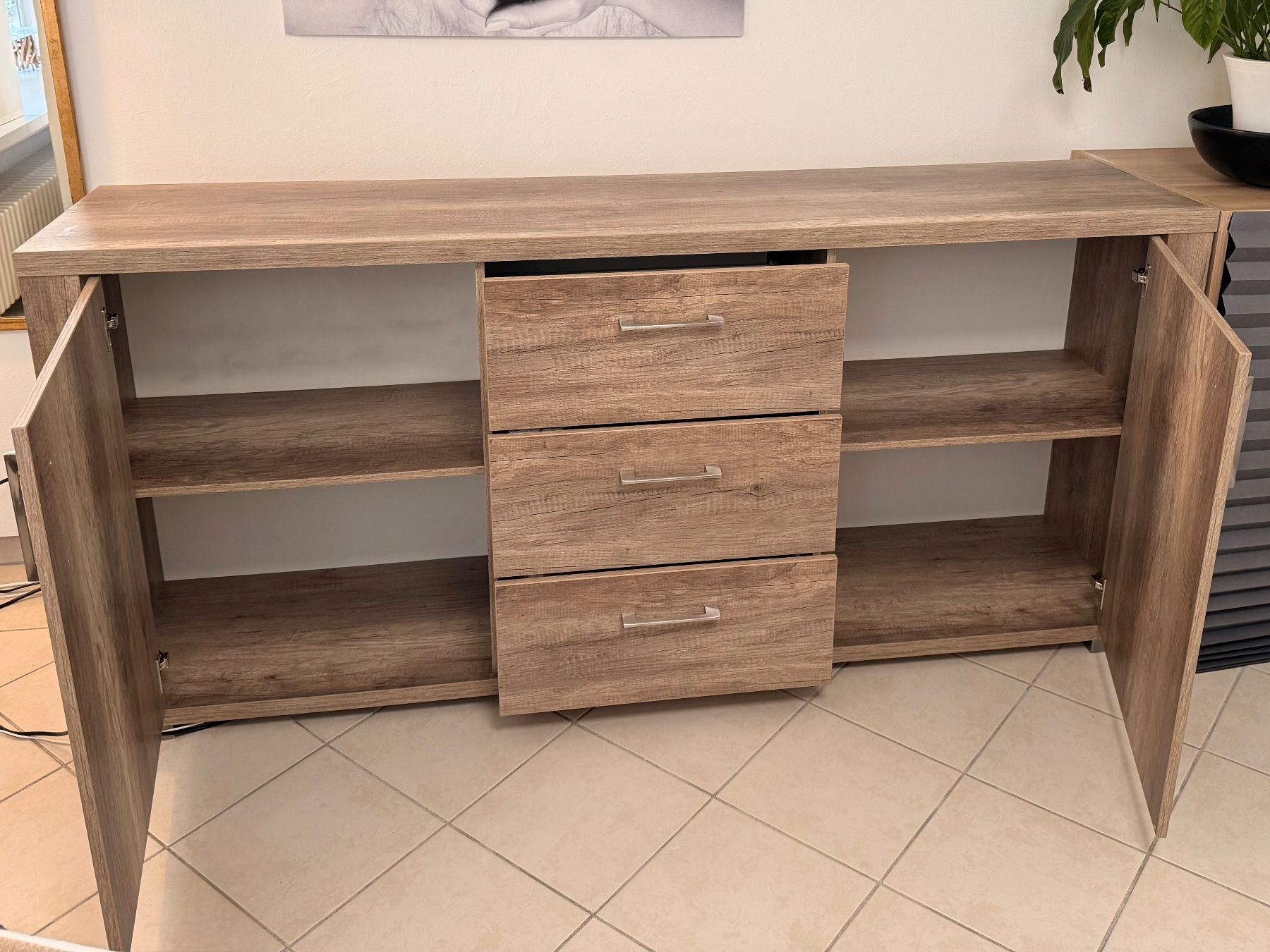 Cassettiere: Elegante Holzkommode / Sideboard. – Usato da Dällikon venduto da SimaCH 1
