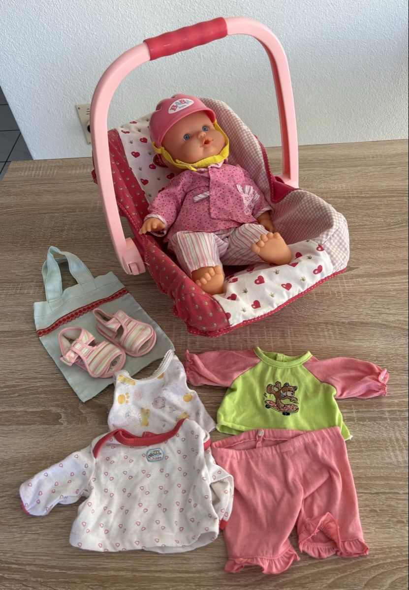 Poupées: Puppe mit Maxi Cosi  – D'occasion à Ebikon par Regipe