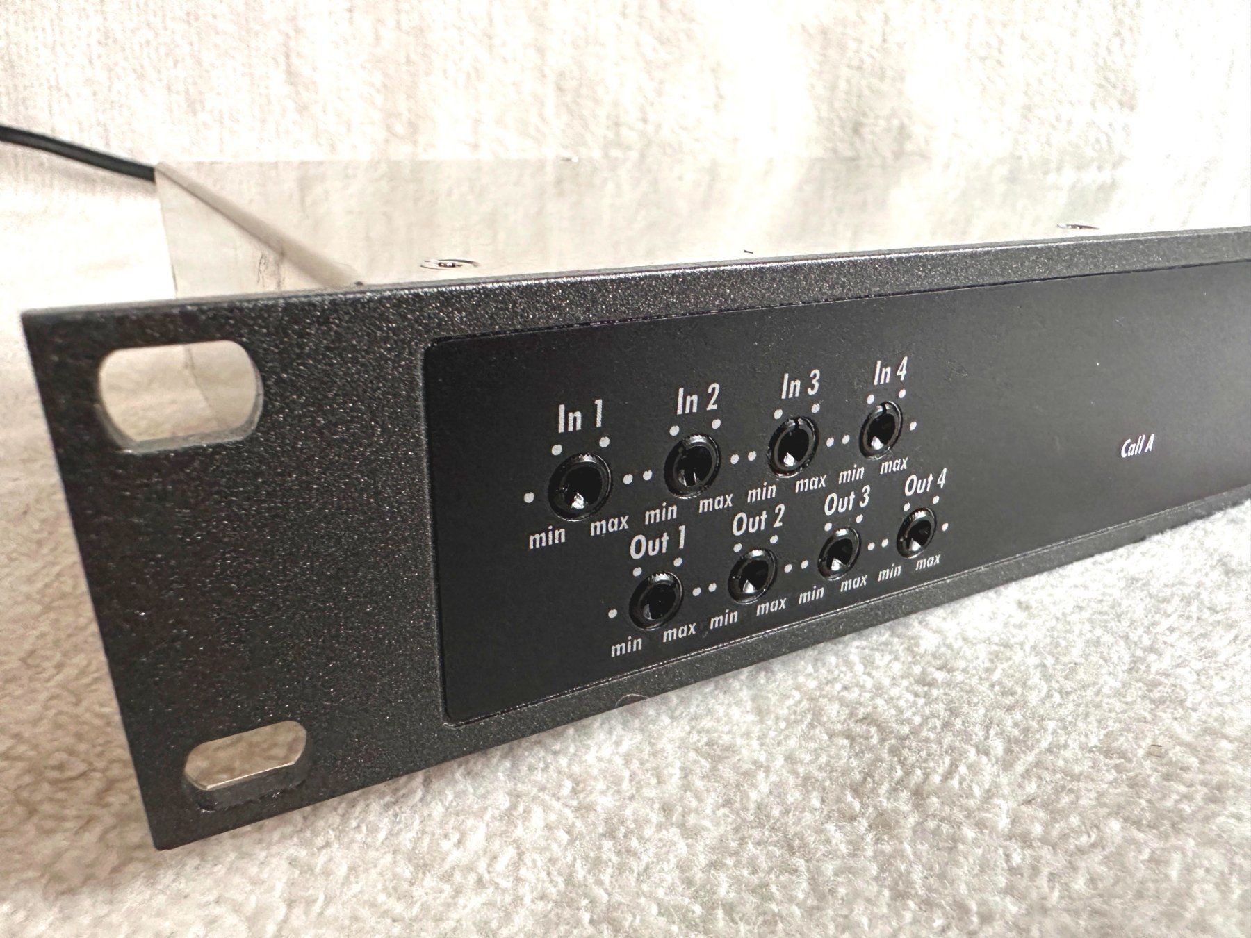 Mischpulte: Riedel IF-2104 4ch 2/4-wire interface partyline intercom no2 – Gebraucht aus Zürich von Malco0 2
