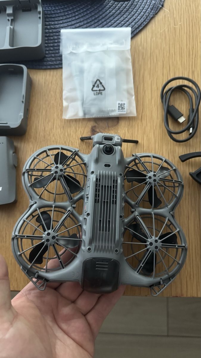 DJI Modellismo RC: DJI Neo 2 Fly More Combo Set, das eine Drohne mit 4K – Nuovo (secondo la descrizione) da Grüsch venduto da Andrzej06 2