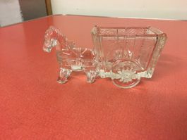 Menage Pferd mit Wagen aus Glas, Schön und Dekorativ.
