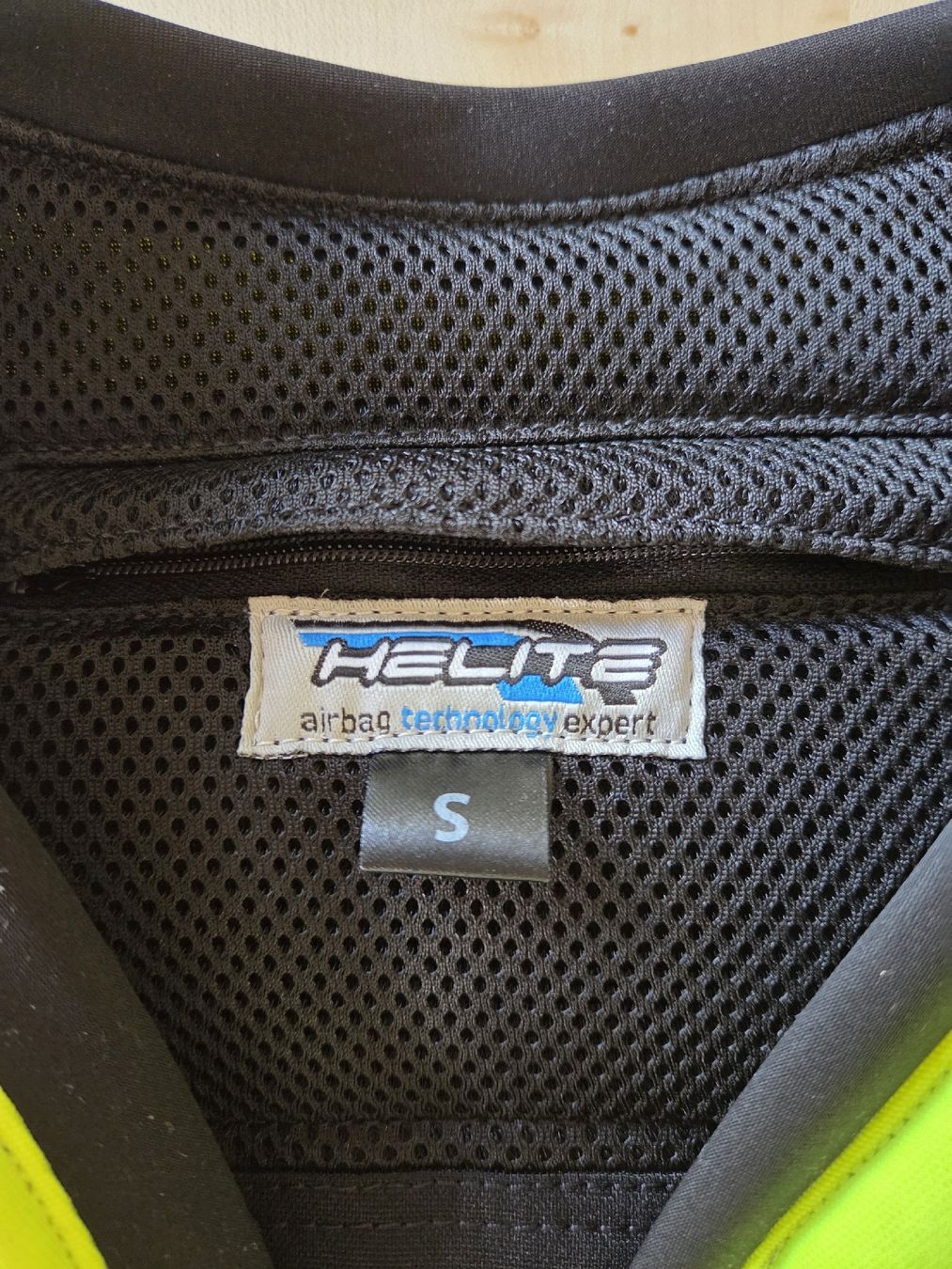 Protezioni & Imbottiture: Helite e-turtle 1.0 Elektronische Airbag Weste – Nuovo (secondo la descrizione) da Obersaxen venduto da kaya040 2