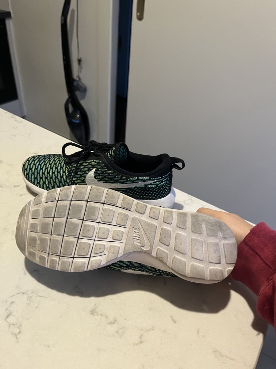 Nike Scarpe da uomo: Nike Roshe Run Flyknit Trainers - Great Condition – Usato da Mies venduto da nic_yk5d 7