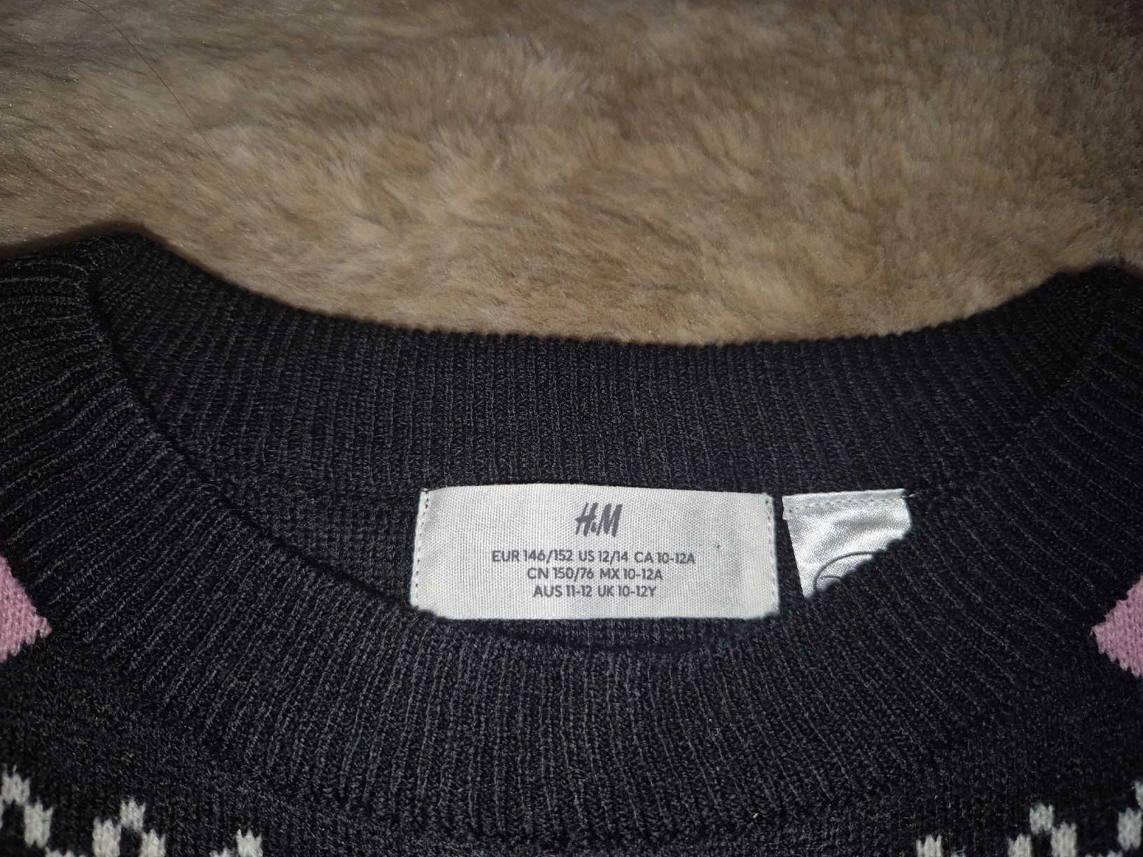 H&M Pullover & Sweatshirts: H&M Weihnachtspullover mit Mickey Mouse, Grösse 146/152 – Gebraucht aus Richterswil von ChristinW01 5