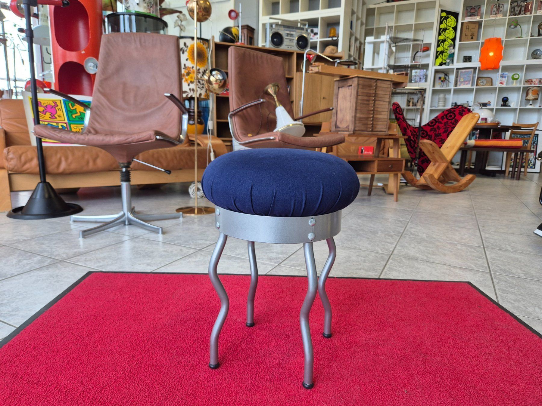 Ikea Sgabelli: 1995 IKEA Uri Stool by Per Ivar Ledang, Postmoderner Hocker – Usato da Solothurn venduto da Blinker9359 9