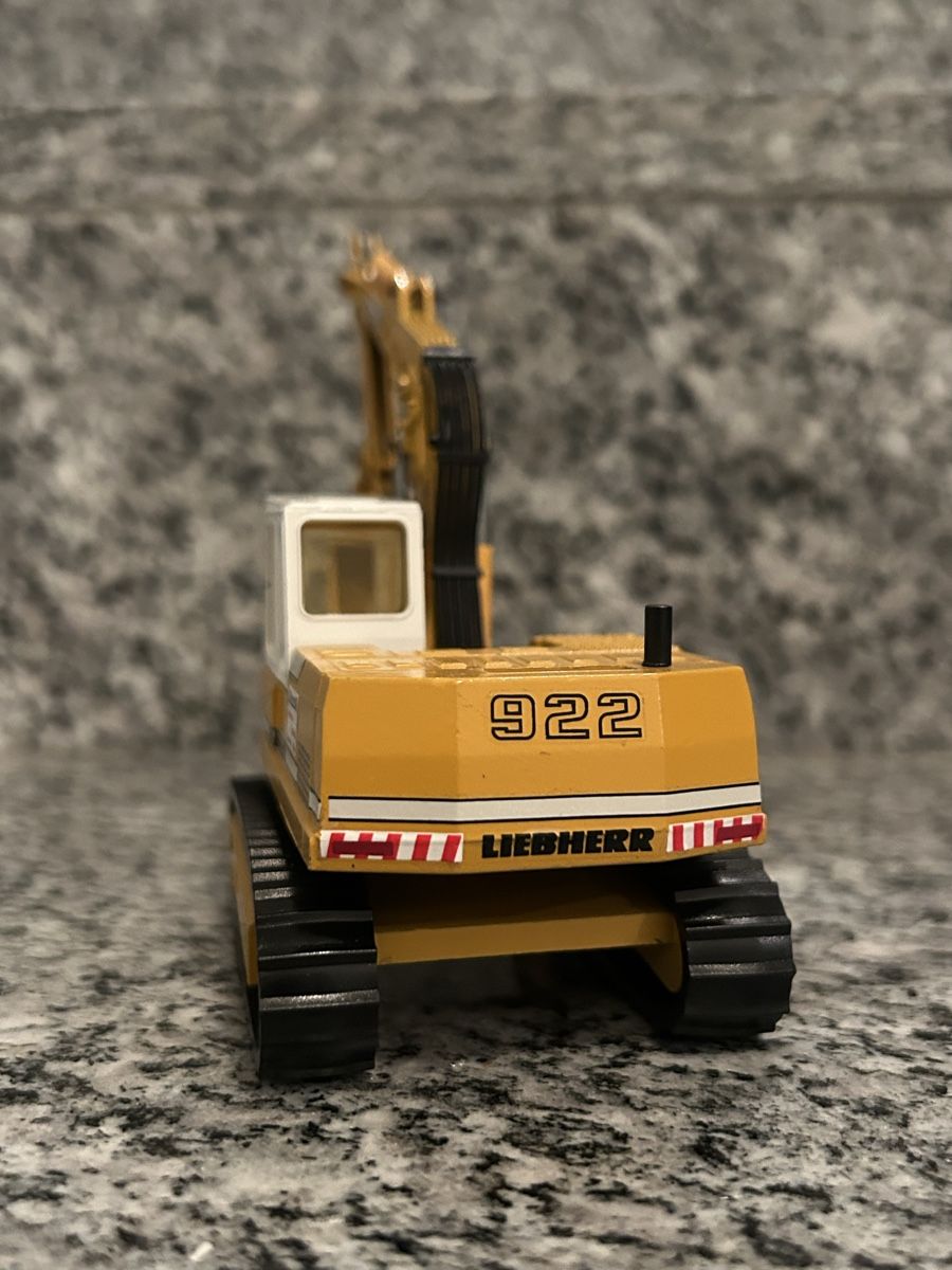 Conrad Modellbausätze & Standmodelle: Liebherr 922 , 1:50 , Conrad – Gebraucht aus Horw von Tigercat635 1