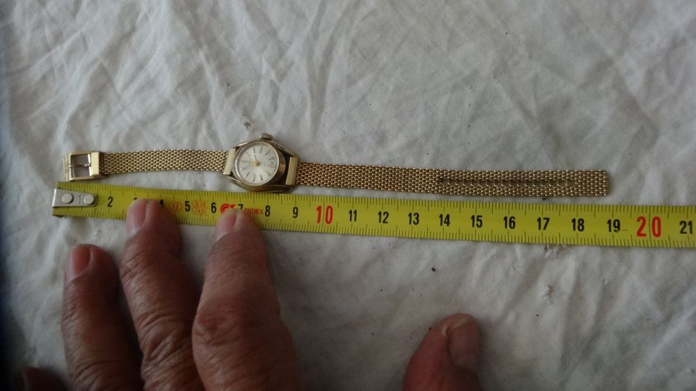 Invicta Montres: INVICTA  SEHR KLEINE DAMEN UHR .HANDAUFZEUG.LAUFT – D'occasion à zürich par ahmad01