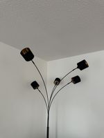 Stehlampe mit Glühbirnen