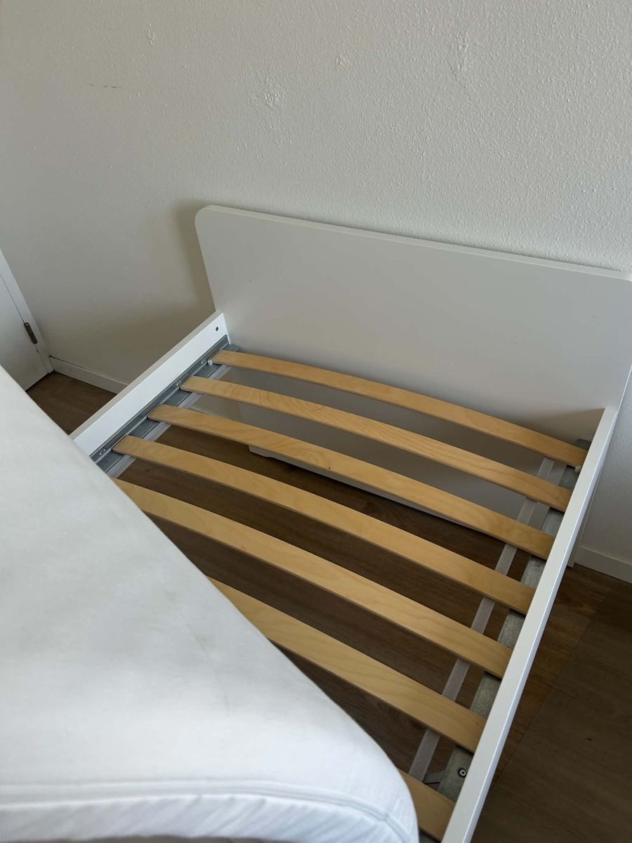 Ikea Lits: IKEA bett 90x200 – D'occasion à Allenwinden par Vaisbrodas 1