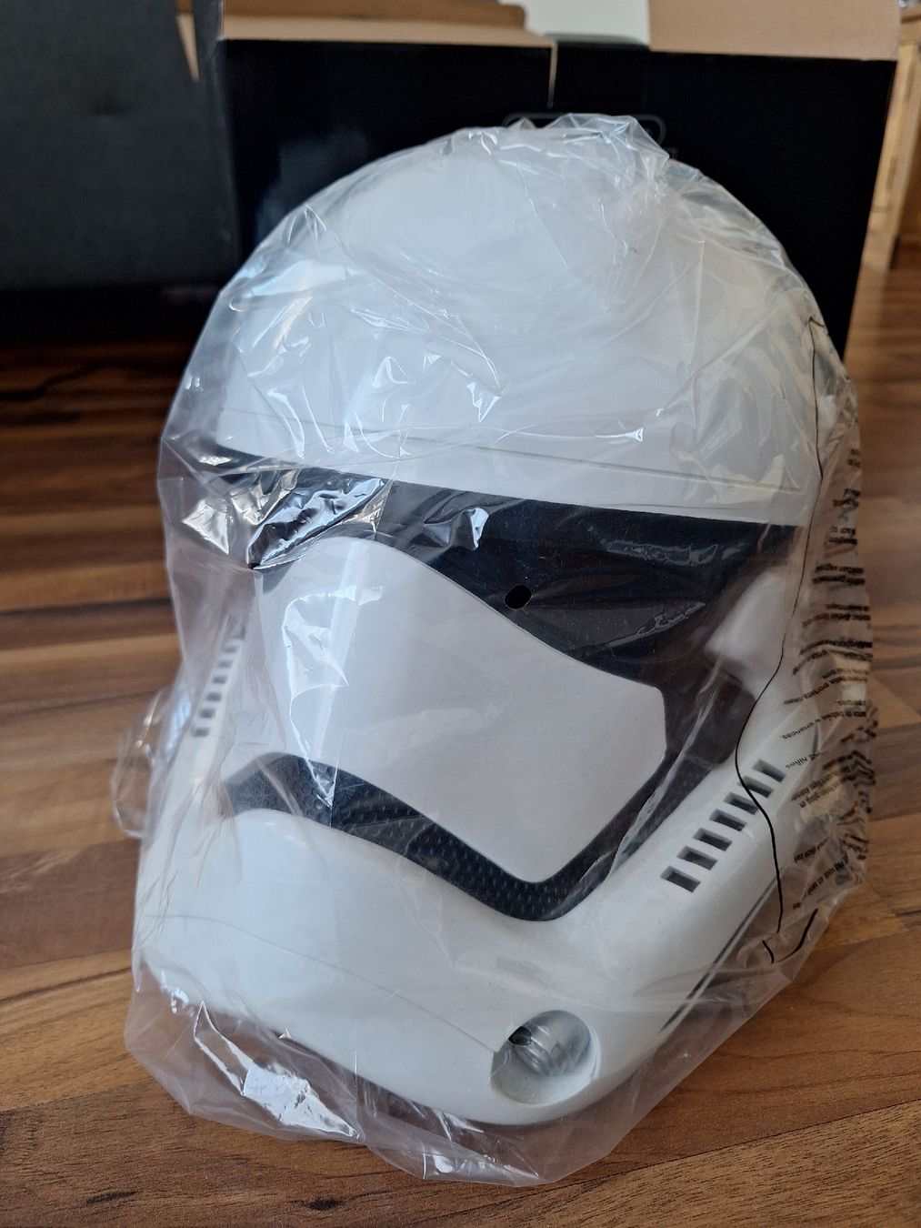 Star Wars Giocattoli: First Order Stormtrooper Helm Star Wars The Force Awakens – Usato da luzern venduto da He-Dan 1