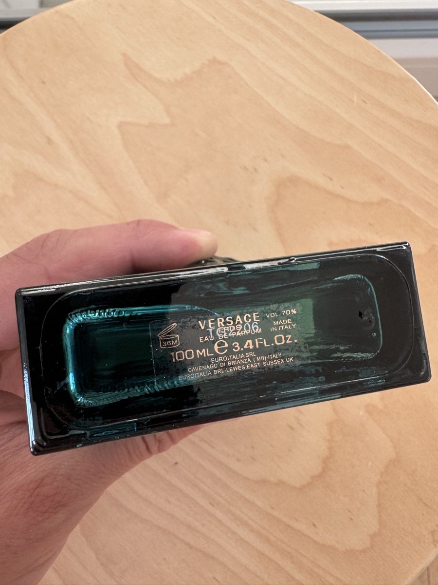 Versace Profumi & Eau de Toilette: Versace Eros Eau de Parfum 100 ml Neu & ungebraucht – Nuovo (secondo la descrizione) da Niederwil SG venduto da SuisseArchive 2