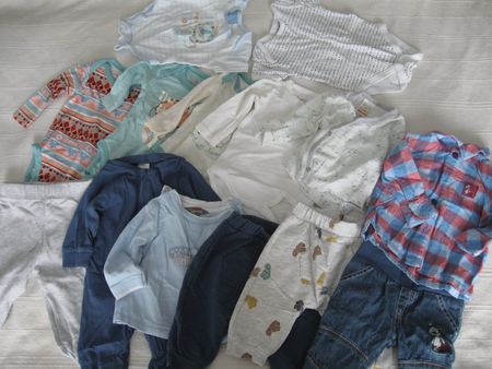LOT aus 14 x Babybekleidung H&M/KUNIBOO Grösse 56 und 50/56